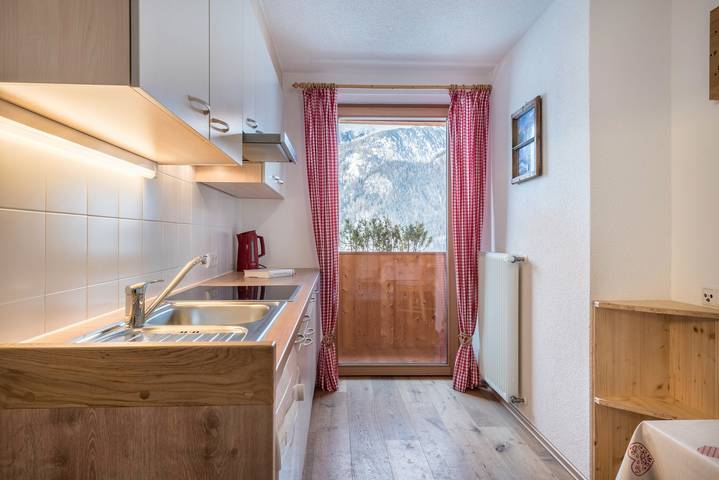 Appartamento intero, Appartamento "Mountainfarm Innertrein Wiese" con vista sulle montagne, balcone e Wi-Fi in Alti Tauri, Valle Aurina