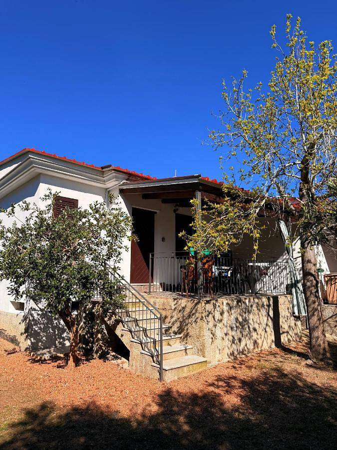 Location de vacances pour 4 personnes, avec jardin ainsi que balcon et vue dans Cardedu - 3