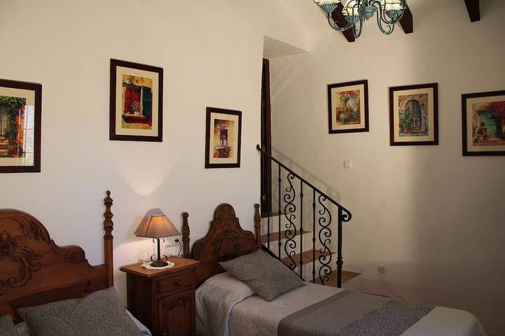 Charmante maison construite au 19e siècle en pierres. Superbe endroit in Álora, Province de Málaga