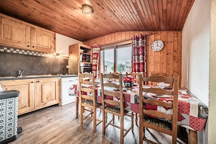 Appartement entier, Appartement 3 chambres avec vue sur la montagne, balcon et Wi-Fi in Les Gets, Les Portes du Soleil