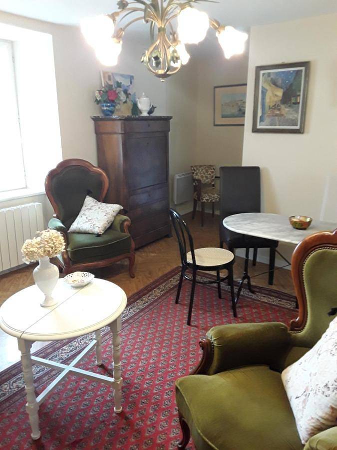 Gîte pour 3 personnes, avec vue à Saint-Germain-les-Belles - 4