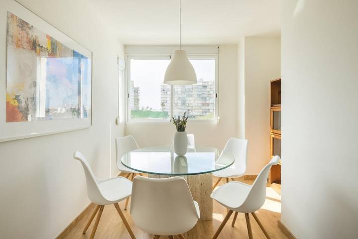 Ferienwohnung für 6 Personen, mit Terrasse und Pool sowie Ausblick in Valencia - 3