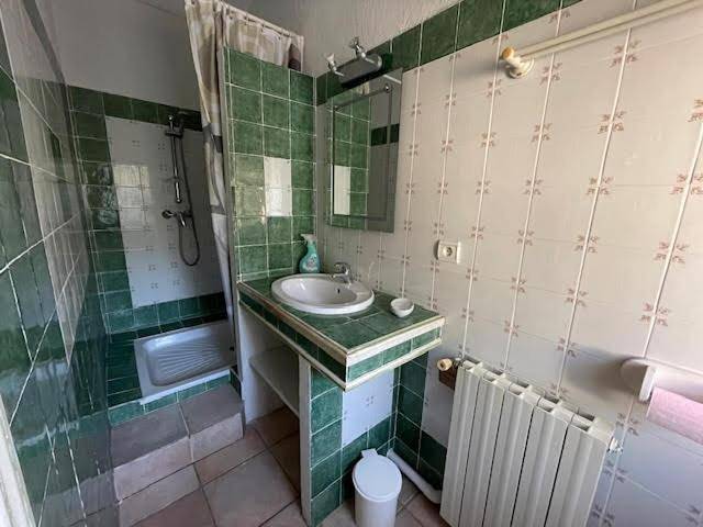 Gîte pour 2 personnes, avec jardin ainsi que piscine et balcon à Allègre-les-Fumades - 4