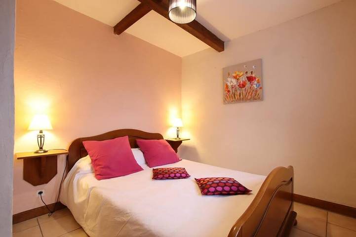 Location de vacances pour 4 personnes, avec jardin à Saint-Jean-le-Vieux - 3