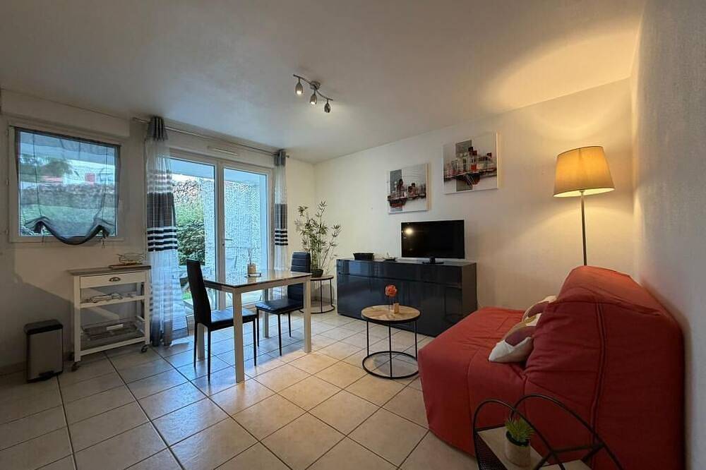 Entire apartment, The Mendi Alde Complex - Community Pool in Cambo-les-Bains, Bayonne region