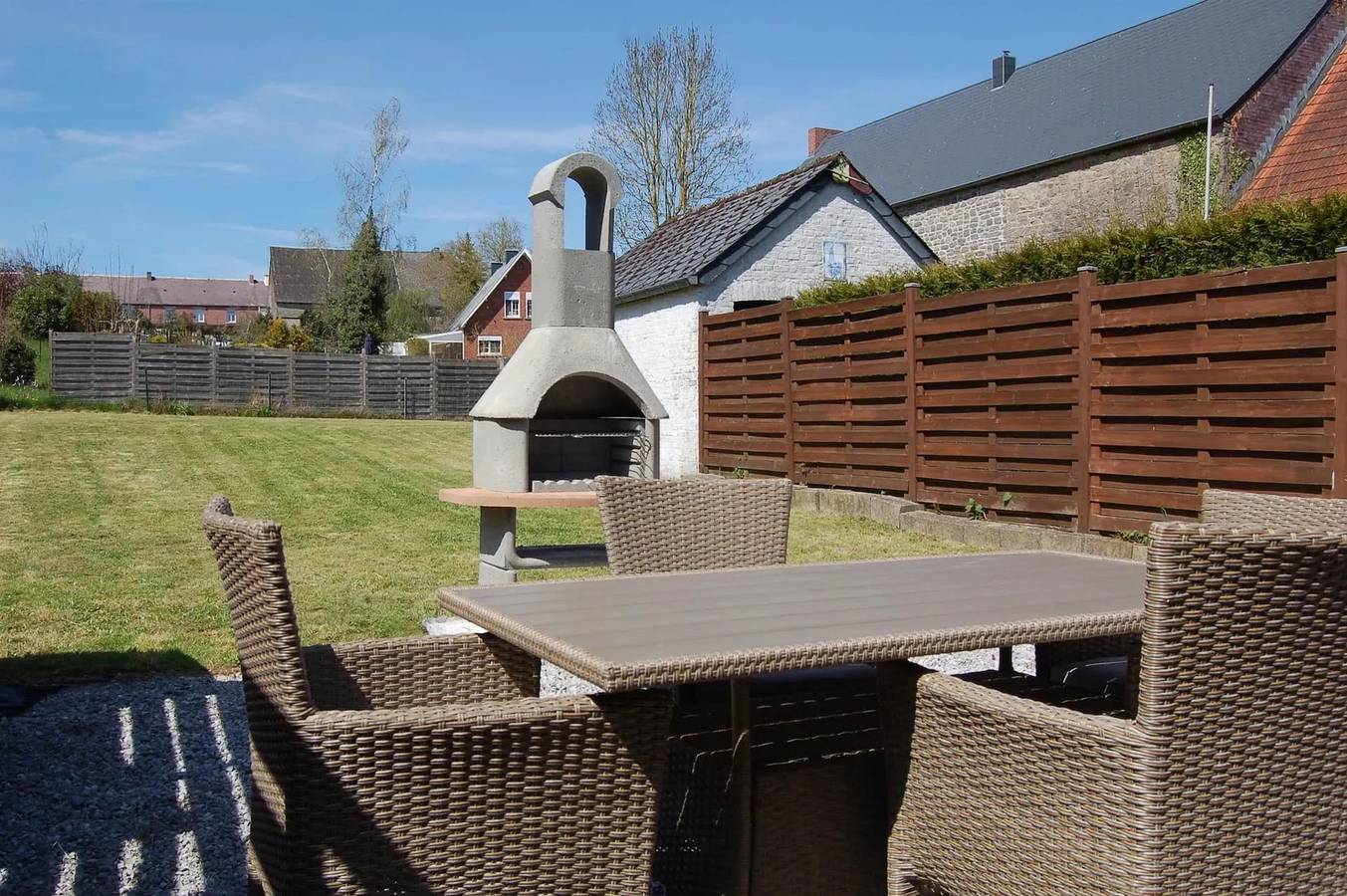 House with Garden in Chimay, 80 m², Family Friendly in Chimay, Hainaut