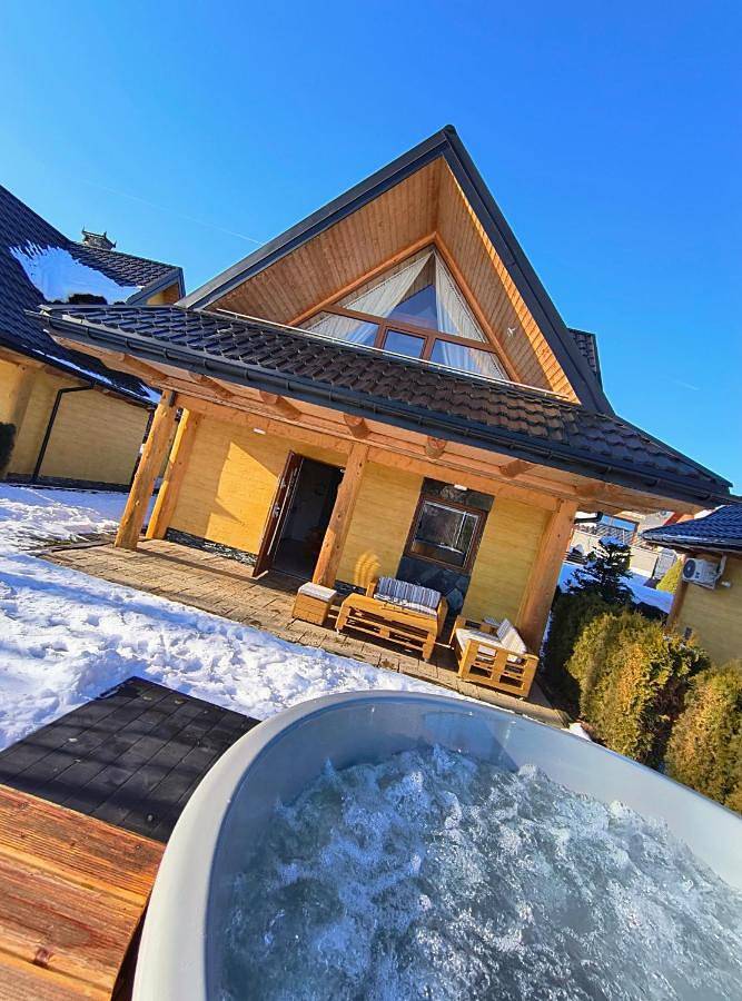 Łykolańczyk-Chatki z Jacuzzi in Polańczyk, Karpaty (Polska)