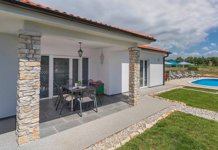 Ferienhaus für 6 Personen, mit Balkon/Terrasse und Garten sowie Pool in Nova Vas - 3