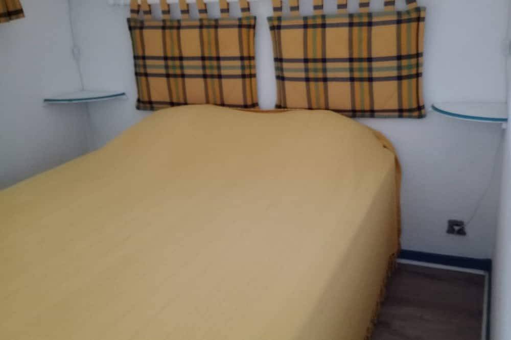 Apartamento entero, Apartamento en residencia tranquila, con vistas al mar, 4 personas in La Côte Vermeille, Port-Vendres