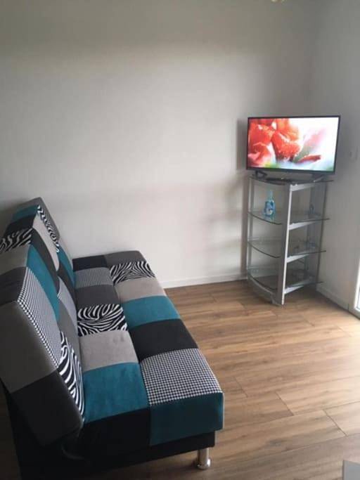 Appartement entier, One-Bedroom Apartment in La Suze-sur-Sarthe, Sarthe
