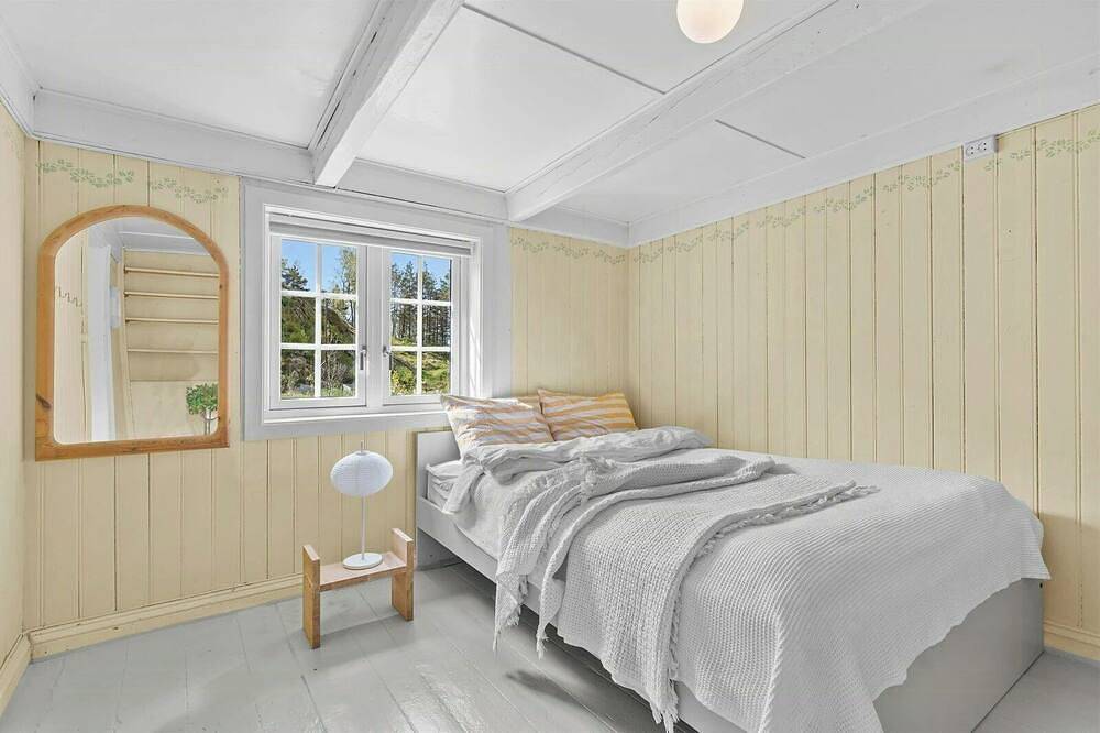 200 Jahre altes Haus in der südnorwegischen Schärenlandschaft in Mandal