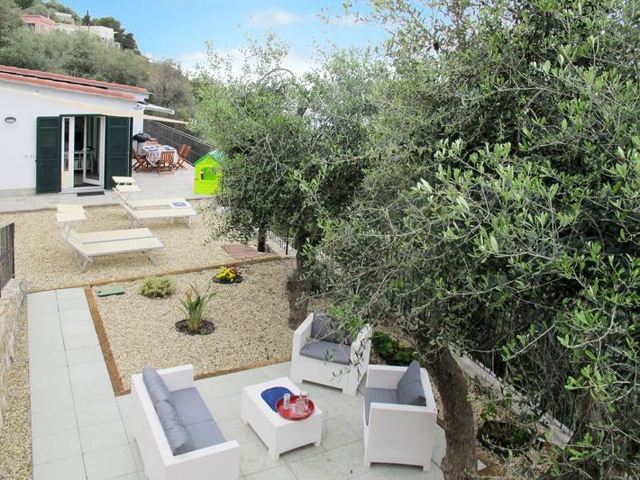 Ferienhaus für 6 Personen, mit Terrasse und Garten in Imperia Provinz - 2