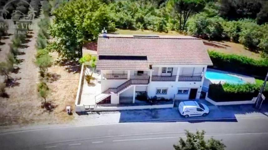 Location de vacances pour 8 personnes, avec piscine ainsi que jardin et vue, animaux acceptés dans Ourém - 4