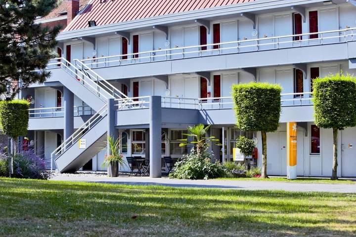 Hôtel pour 2 personnes, avec Jardin à Fleury-Mérogis