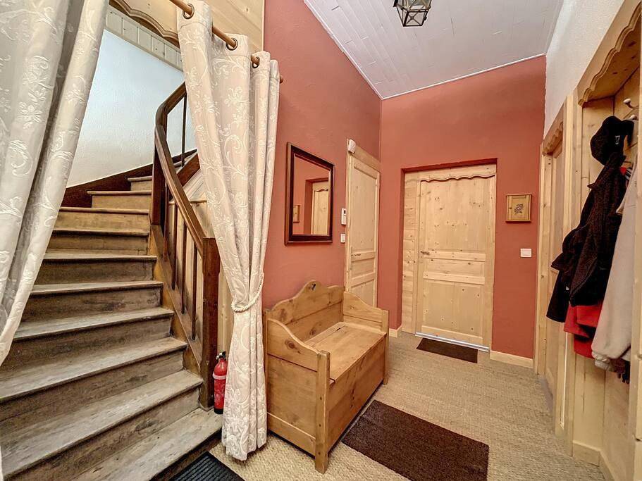 Five-Bedroom House in Saint-Maurice-Crillat, Jura Francais