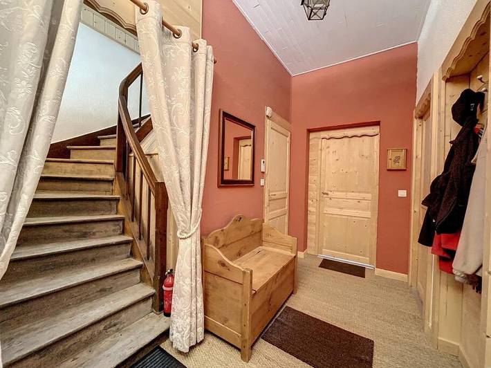 Location de vacances pour 11 personnes, avec vue et terrasse à Saint-Maurice-Crillat - 4