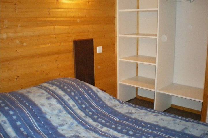 Gîte pour 5 personnes, avec terrasse ainsi que jardin et piscine, animaux acceptés à Beynat - 3