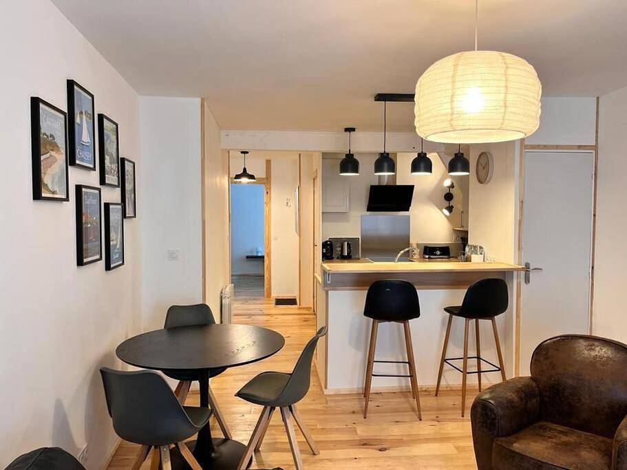Appartement entier, One-Bedroom Apartment in Valognes, Côte de la Déroute