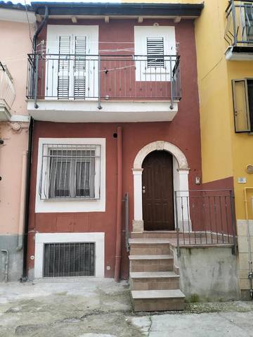 Gîte pour 4 personnes, avec balcon à Pratola Peligna