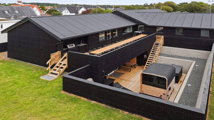 Ferienhaus für 35 Personen, mit Pool und Whirlpool sowie Sauna, mit Haustier in Blokhus