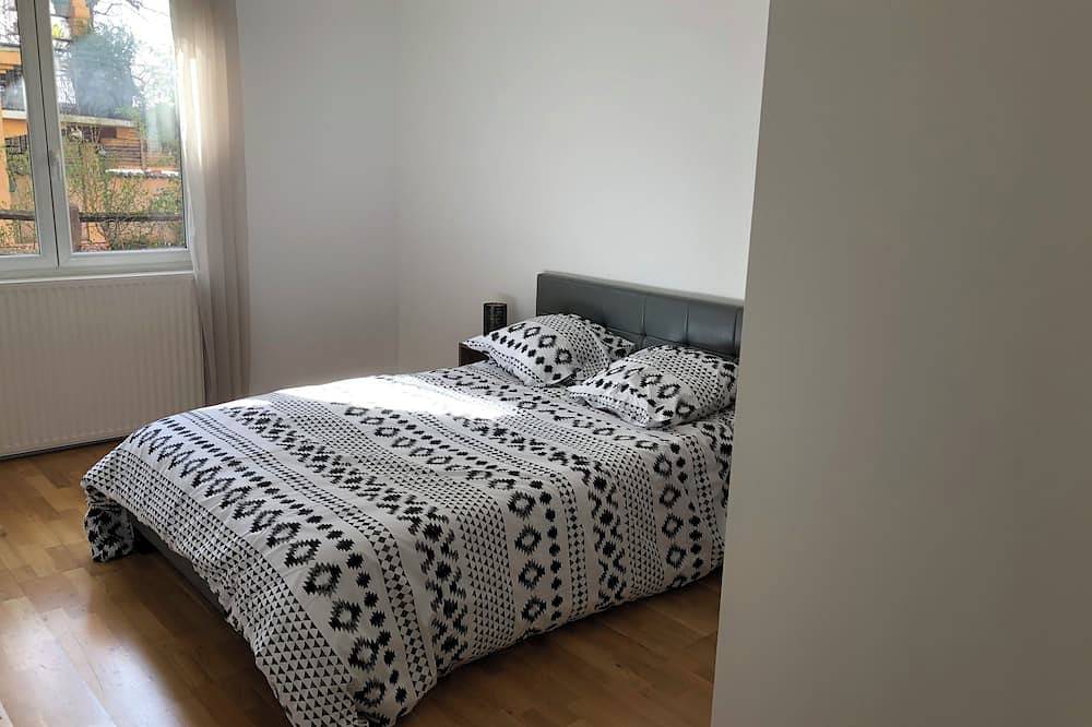 Entire apartment, Magnificent 158m² loft in Caluire le bas, 10mm from Lyon 6, in Caluire-et-Cuire, Rhône