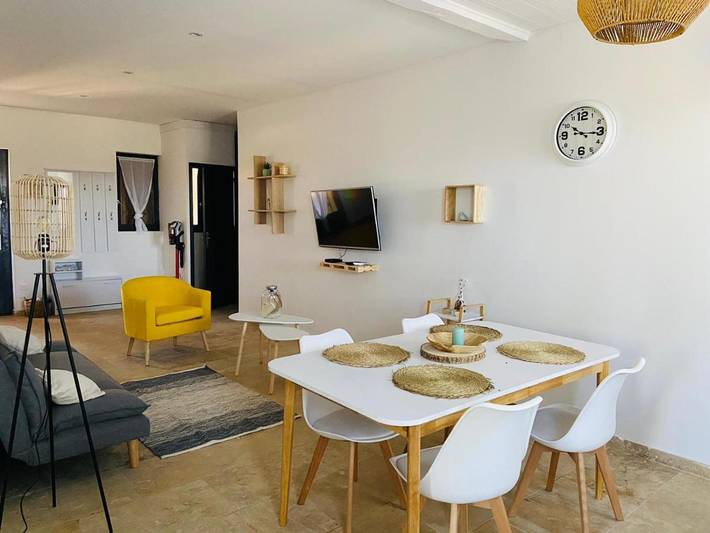 Gîte pour 5 personnes, avec Jacuzzi et Terrasse ainsi que Jardin et Vue à Marcillac-Saint-Quentin - 2