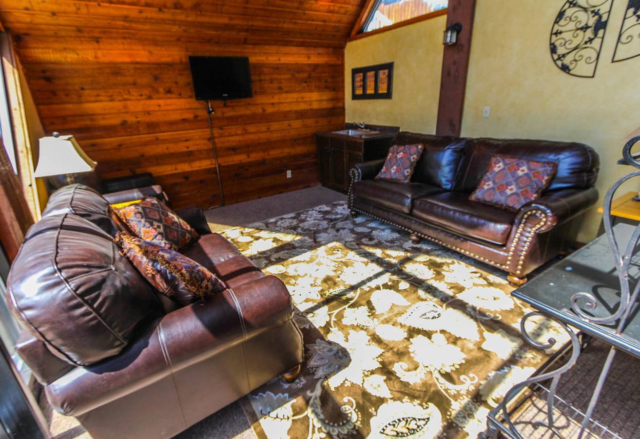 Entire apartment, Skiers Lodge Condominium in Uinta Wasatch Cache National Forest