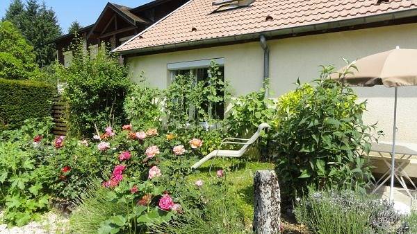 Casa de huéspedes para 4 personas con terraza in Vaire-Arcier, Doubs (desambiguación)