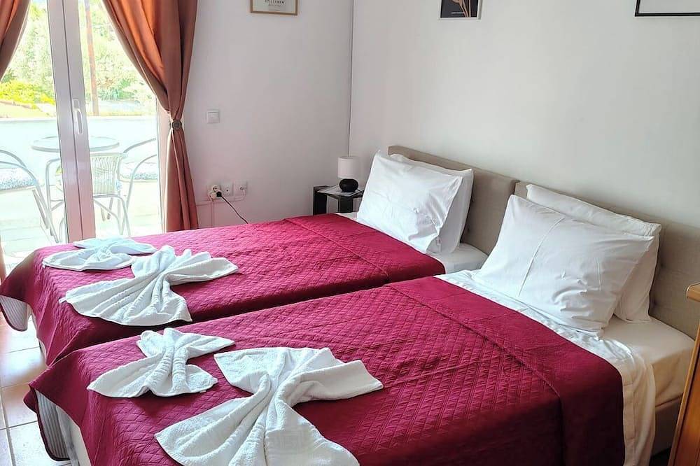 Ganze Wohnung, Grandma’s Pine Apartments – Twin-Bed Studio in Euböa