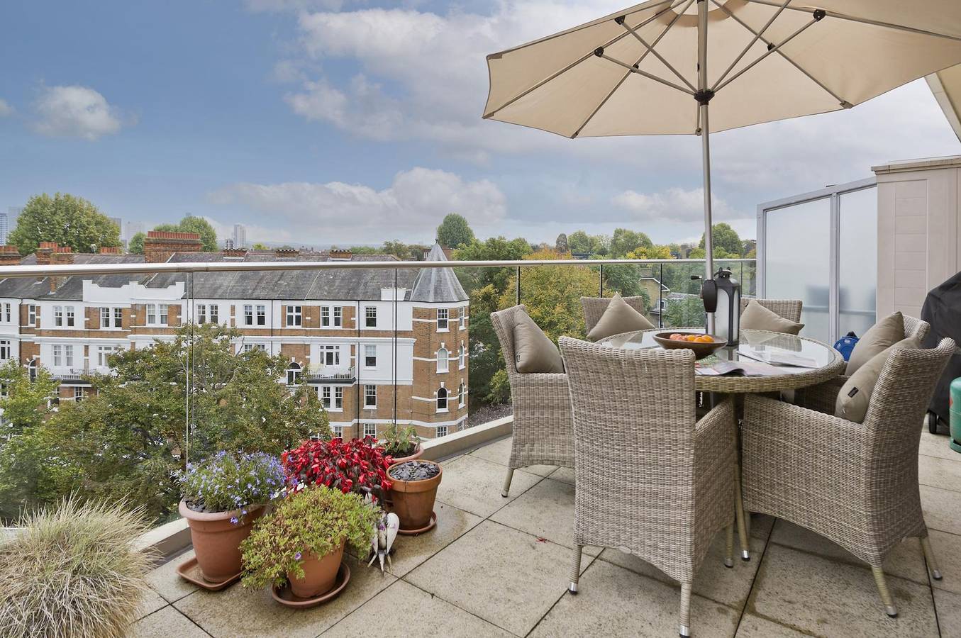 Entire apartment, Putney Rooftops in Wandsworth, London