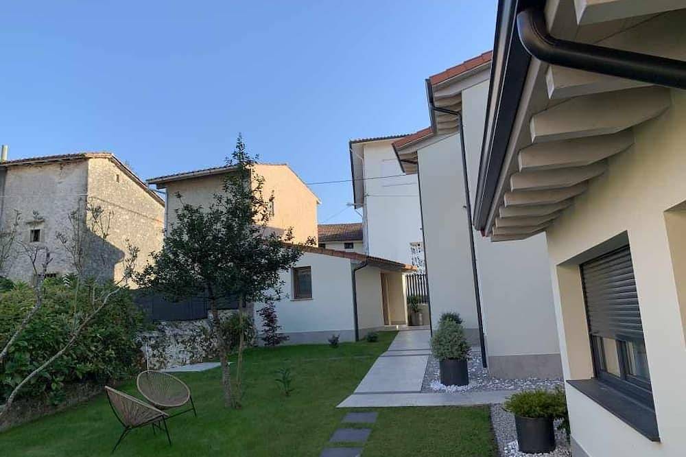 Apartamento entero, Adosado-Duplex Adaptado zona de playa y montaña in Poo de Llanes, Llanes