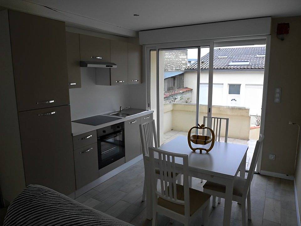 Appartement entier, Appartement curistes ou vacanciers au centre de Jonzac in Jonzac, Région de Jonzac