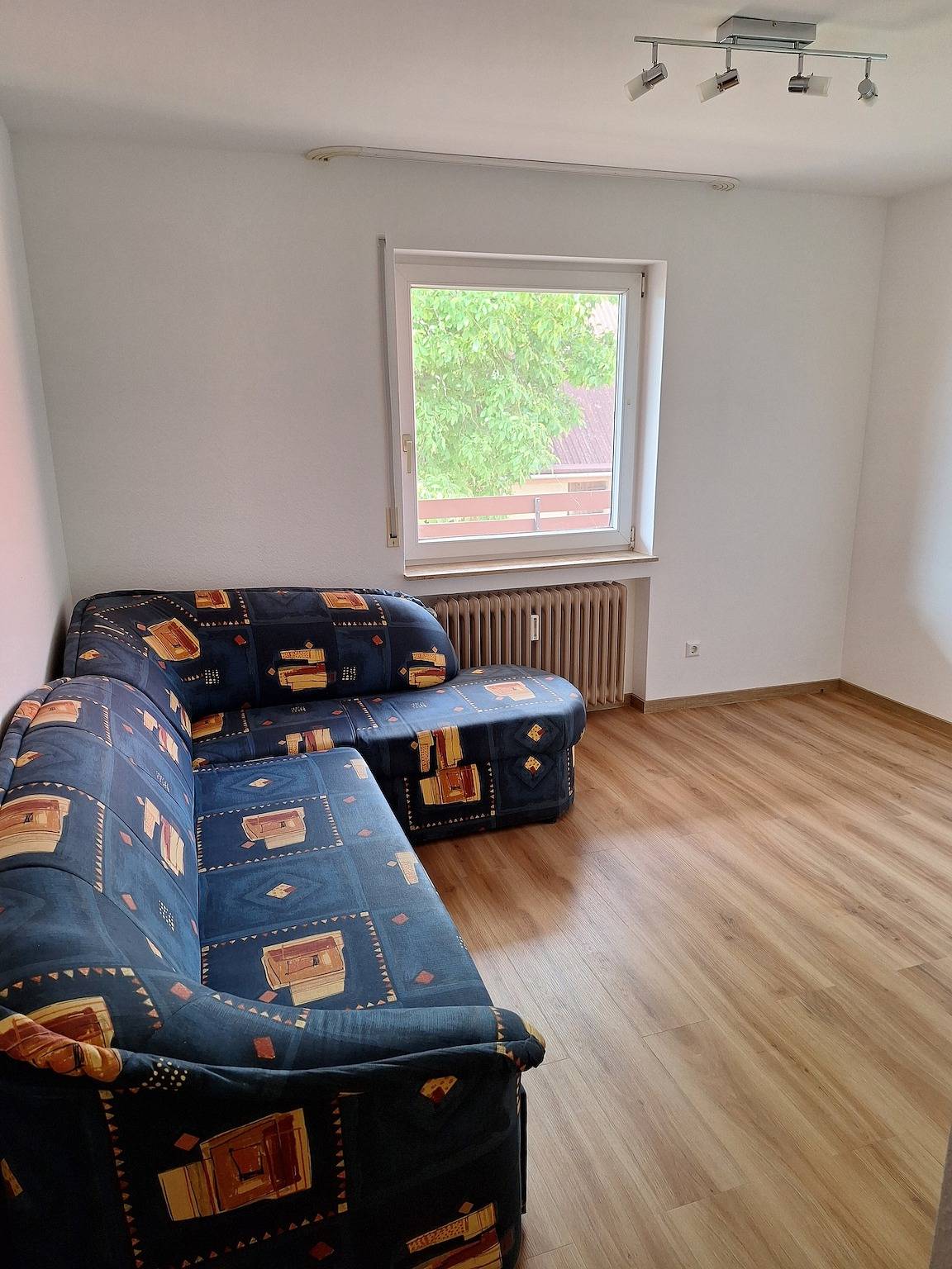 Ganze Wohnung, Ferienwohnung mit Balkon nahe Legoland, Peppa Pig Park und Lonetal in Alb-Donau-Kreis