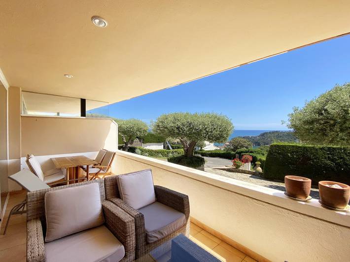 Ferienwohnung für 4 Personen, mit Terrasse und Garten sowie Pool