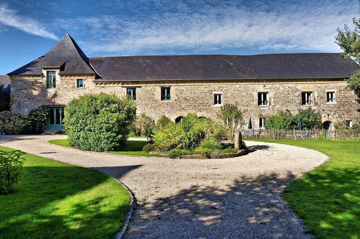 Gîte pour 6 personnes, avec jardin et piscine