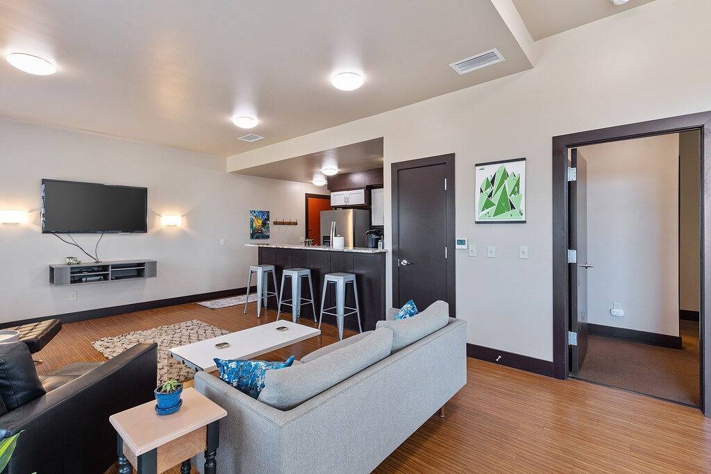 Ganze Wohnung, Ft Worth Southside Loft 201- Walk to Magnolia Ave! in Fort Worth, Tarrant County