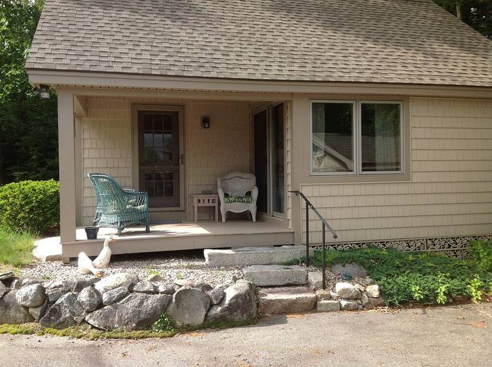Vacation house for 2 people, with yard in Lake Winnipesaukee