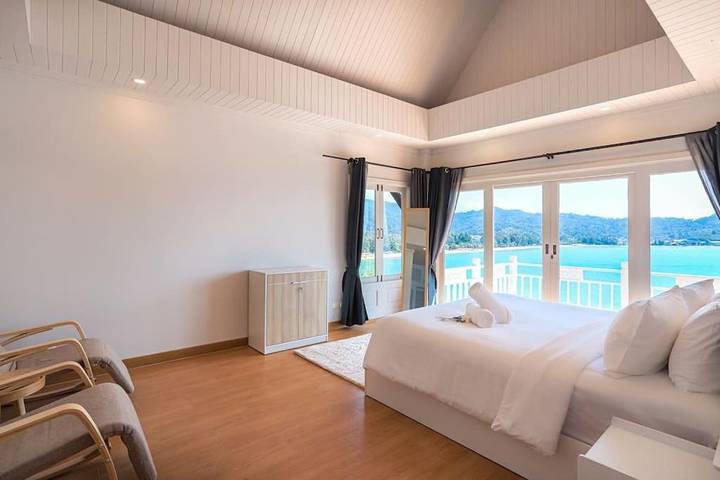 Villa pour 4 personnes, avec vue ainsi que jardin et piscine