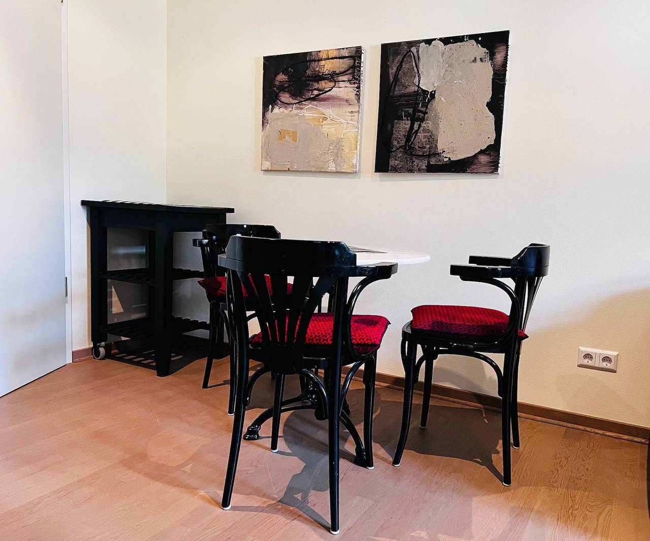 Ganze Wohnung, Ferienwohnung mit schönem Blick in die Auenlandschaft, großer Garten in Lichtenau, Chemnitz und Umgebung