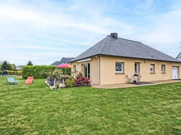 Gîte pour 4 personnes, avec jardin à Camlez