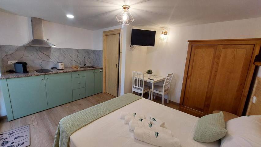 Location de vacances pour 3 personnes, avec vue ainsi que jardin et piscine au Portugal - 2