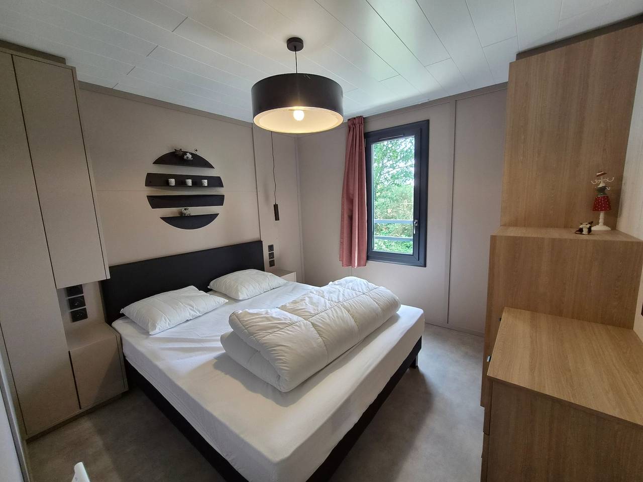 Chalet Cómodo con Clima y Estacionamiento / 2 Habitaciones in Marzan, Côte des Mégalithes