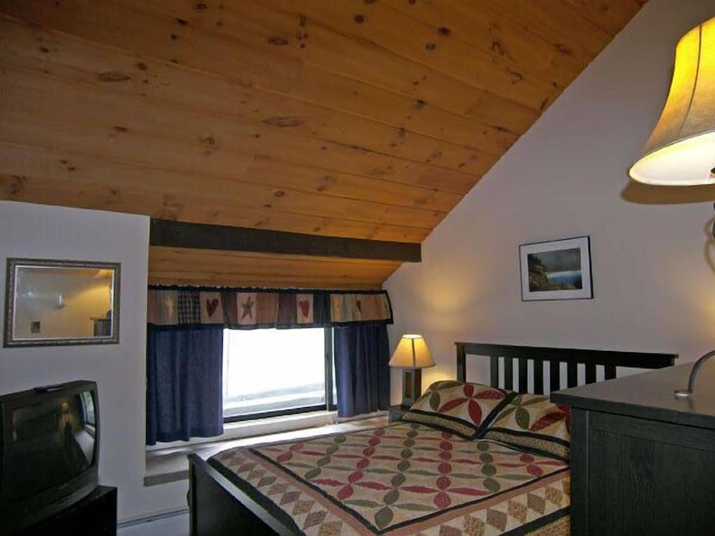 V12Me- Verwaltet von Loon Reservation Service - Nh Mahlzeiten & Zimmer-Lizenz # 056365 in Lincoln (NH), Franconia Notch