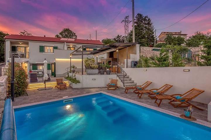 Ferienhaus für 9 Personen, mit Garten und Balkon sowie Sauna, mit Haustier