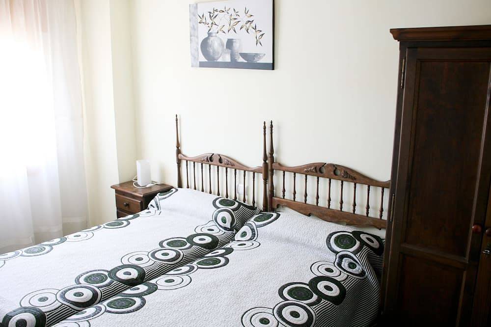 Apartamento entero, Apartamento Sol ideal para familias numerosas y visitar el Monasterio de Piedra. in Munébrega, Provincia de Zaragoza