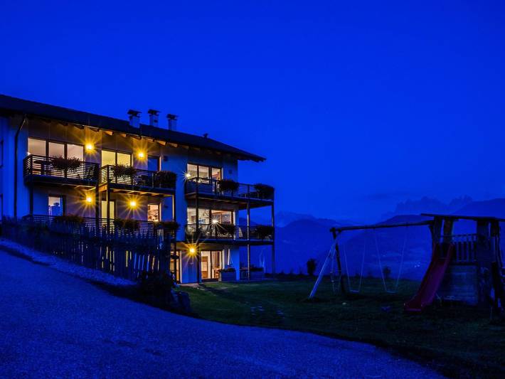Ferienwohnung für 3 Personen, mit Ausblick und Terrasse sowie Garten - 1