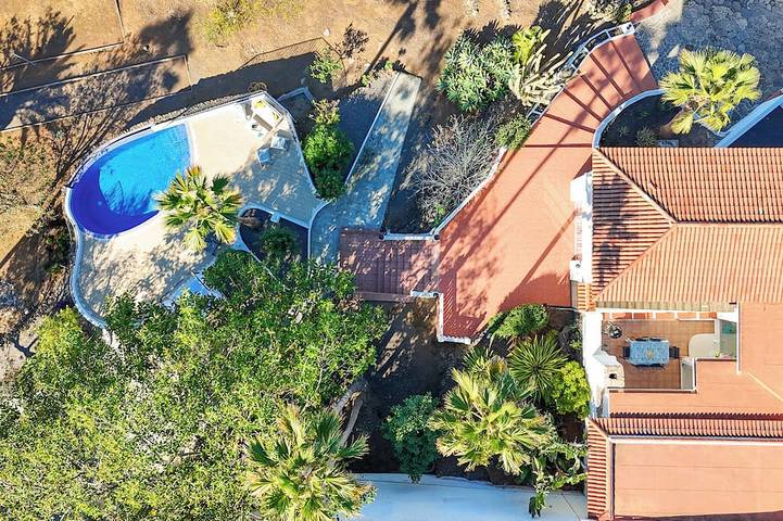 Private Garden & pool, Sea View, near restaurant, free Wi-fi, 5,5 km from Beach in La Matanza de Acentejo, North Tenerife