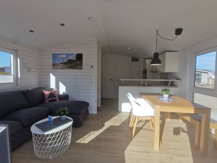 Wohnwagen für 5 Personen, mit Sauna und Terrasse sowie Whirlpool und Garten, mit Haustier in Schashagen - 4