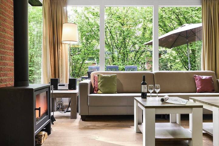 Lodge voor 8 personen, met tuin, met huisdier in Putten