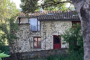 Gîte pour 5 personnes, avec terrasse à Taurize